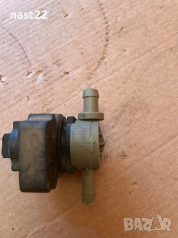 Соленоиден клапан за Mercedes W202 C200 0004701693, снимка 2 - Части - 50476661