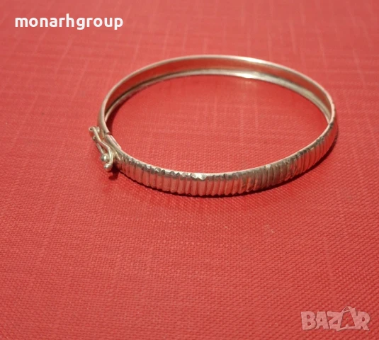 Сребърна гривна