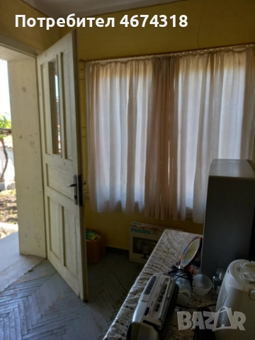 Продавам къща с двор в село Старосел, снимка 17 - Къщи - 52730315