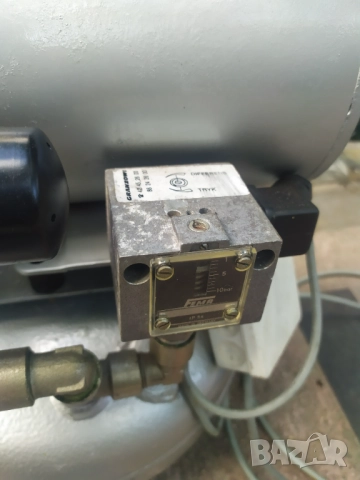 Двуглав безмаслен компресор GAST -4hcj, снимка 7 - Други машини и части - 52966127