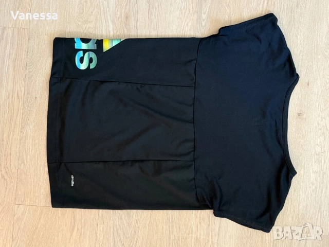 Оригинална тениска Adidas Graphic Logo, снимка 2 - Спортни екипи - 53874595