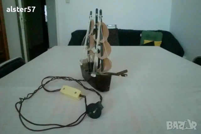 Дървен макет на платноход-с функция на нощна лампа, снимка 5 - Антикварни и старинни предмети - 50814144