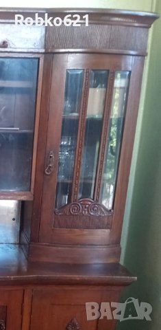 Старинен орехов фурнирован бюфет, снимка 4 - Секции и витрини - 38052289