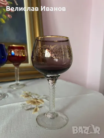 Великолепни италиански кристални чаши в различни цветове със златни орнаменти от 1970г. , снимка 15 - Колекции - 49934481