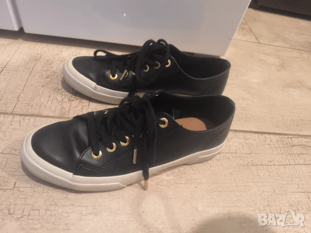 Дамски кожени кецки