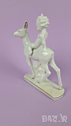 Порцеланова фигурка на дете, яздещо сърна - Thuringia, Германия, снимка 4 - Статуетки - 52171148