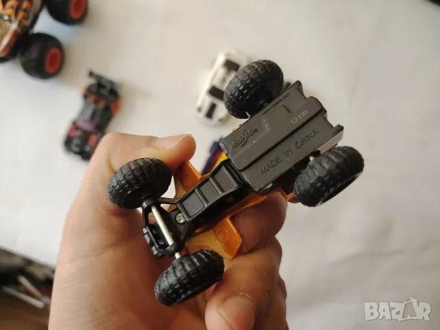 Колички Hotwheels, снимка 2 - Коли, камиони, мотори, писти - 56345903