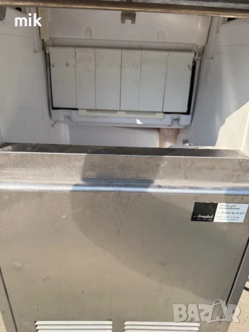 Професионален Ледогенератор, снимка 3 - Друго търговско оборудване - 50643779