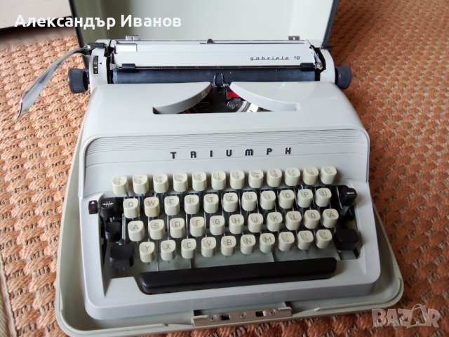Германска пишеща машина TRIUMPH 1974 г., снимка 1