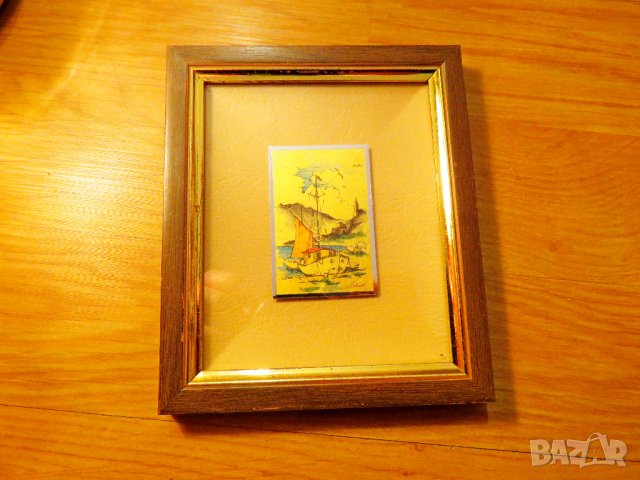 Старинна златна картина рисувана върху златно фолио - две платноходки и чайки на брега - с маркировк