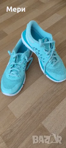 Дамски маратонки Nike, снимка 8 - Маратонки - 55796302