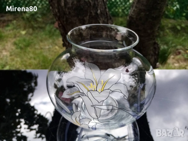 Красива ваза-сфера