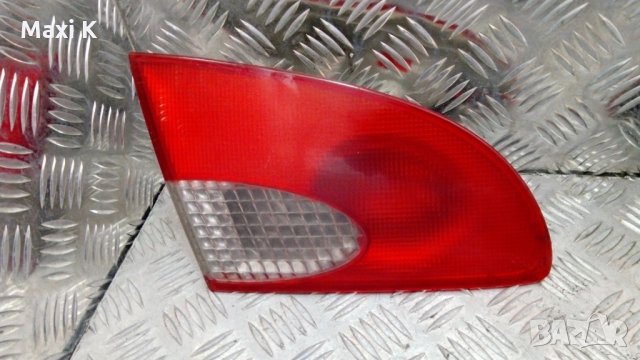 Ляв стоп вътрешен комби Toyota Avensis 1999г.