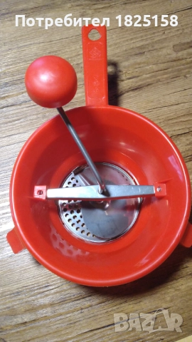 Италианска ръчна преса за зеленчуци и плодове 