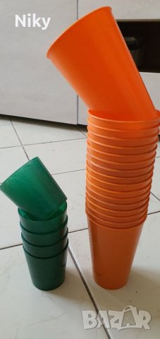 Цветни чаши за пикник 