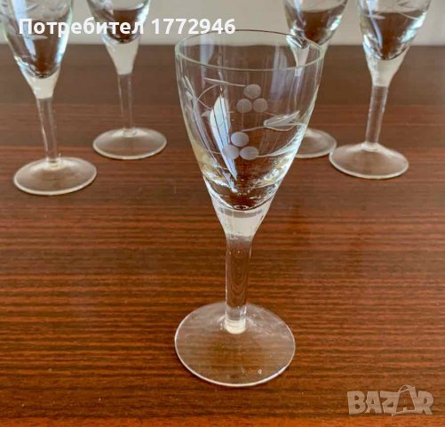 Кристални гравирани чаши на столче - 50 мл; 150 мл, снимка 5 - Чаши - 37487550