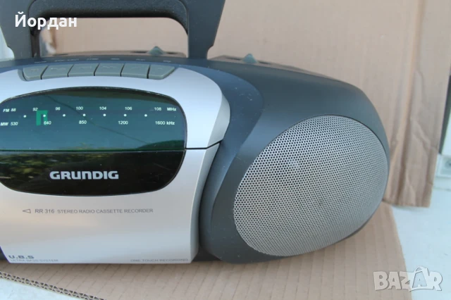 Радио касетофон ''Grundig'' , снимка 4 - Радиокасетофони, транзистори - 50918030
