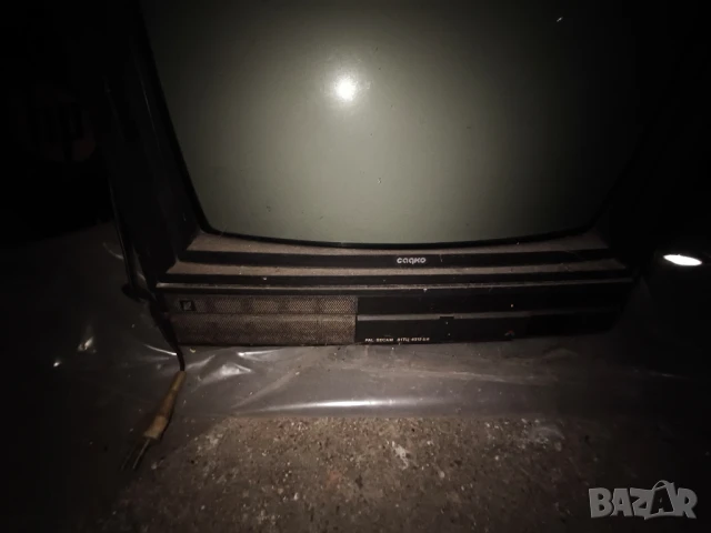 Ретро телевизор - с кинескоп и дървена обшивка , снимка 3 - Антикварни и старинни предмети - 51143130