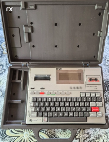 Epson HX-20 – първият преносим компютър, за винтидж колекция, снимка 2 - Колекции - 51558703