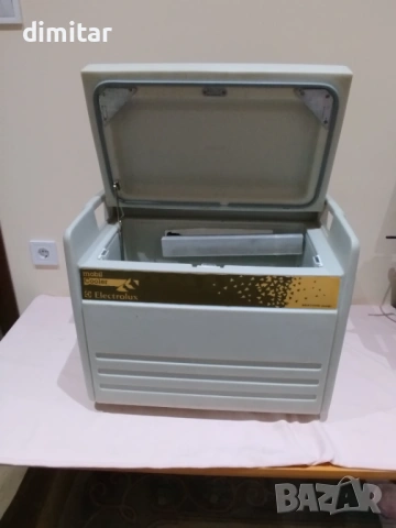 Къмпинг хладилник Mobil Cooler Electrolux 12/220 V/ GAZ, снимка 14 - Хладилни чанти - 53081750
