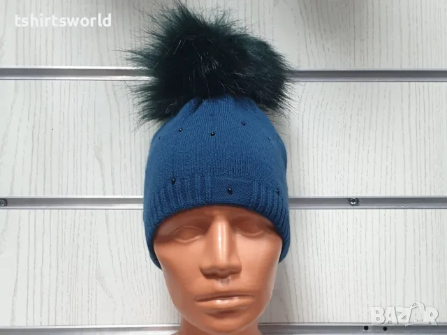 Нова зимна дамска шапка покрита с камъчета и с пух в син цвят, снимка 4 - Шапки - 48210458