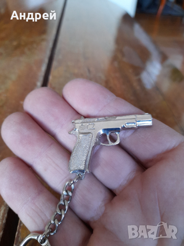 Стар ключодържател Пистолет CZ, снимка 2 - Други ценни предмети - 44718005