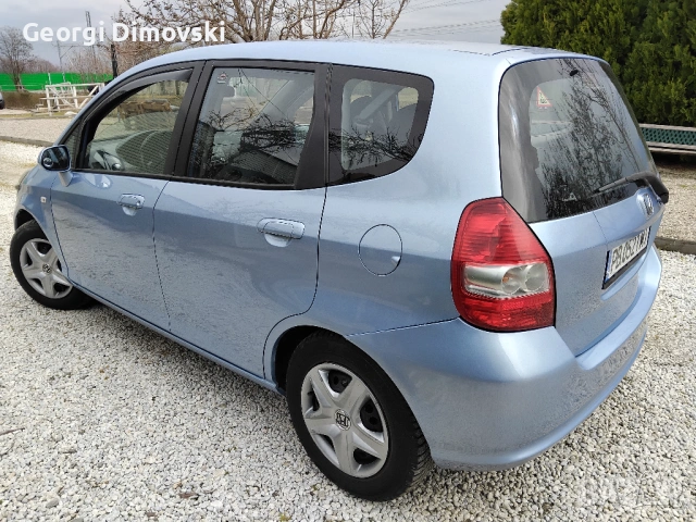 Хонда джаз 1.2 клима газ , снимка 9 - Автомобили и джипове - 54003561