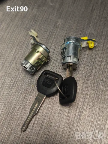 Нови ключалки за врати Honda CR-V 1 / Civic + 2 ключа