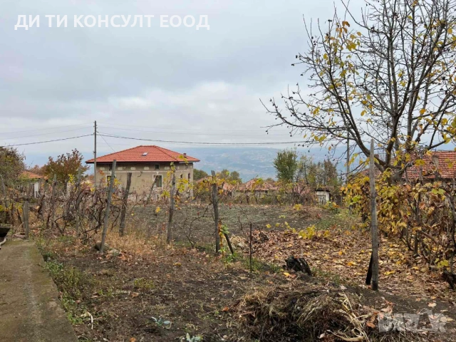 Двуетажна къща в подножието на Беласица, снимка 9 - Къщи - 53898069