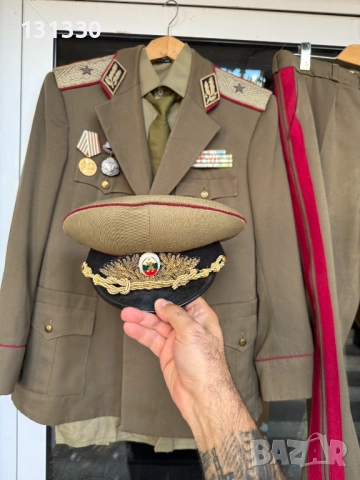 Продавам  униформа Генерал Майор 