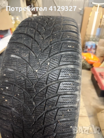 Зимни гуми с джанти 215/55R16, снимка 2 - Гуми и джанти - 53276896