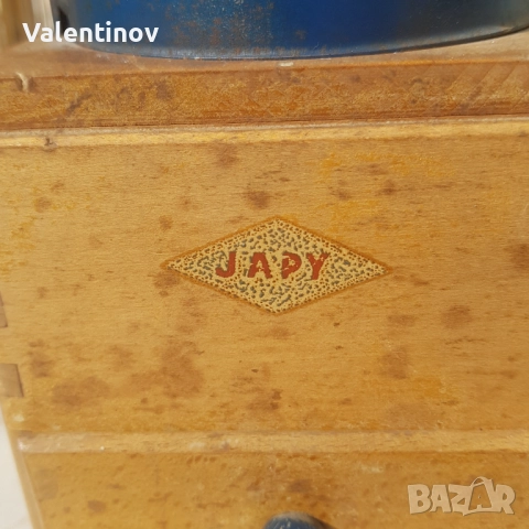 Старинна мелница за кафе , снимка 8 - Антикварни и старинни предмети - 51974046