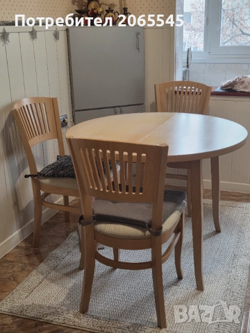 Маса и четири стола за кухня