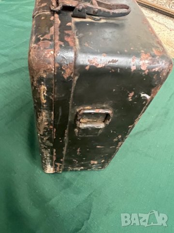 Продавам немска метална кутия 1942г, снимка 5 - Други ценни предмети - 39408997