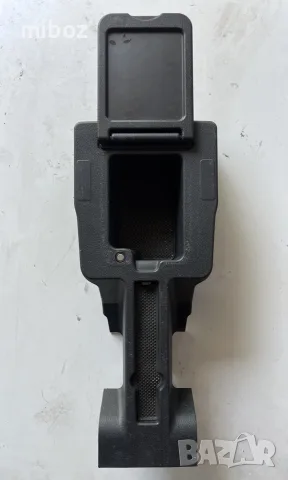 Централна конзола трети ред Волво Volvo XC90 2010, снимка 2 - Части - 55740383