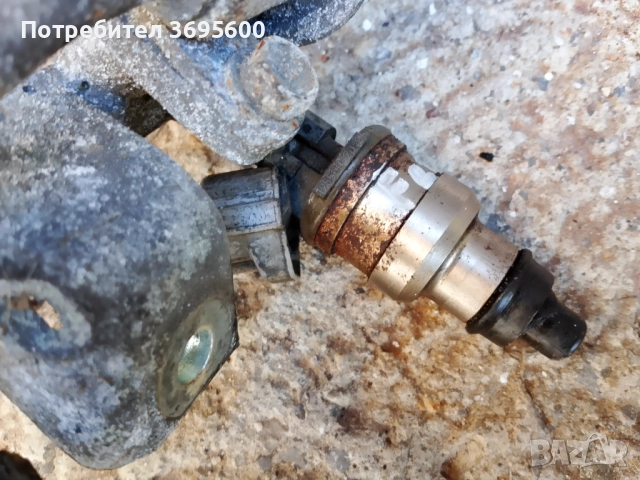 Дайхатсу Фероза Daihatsu Feroza 1.6i рейка бензинови дюзи инжектори бензинова дюза, снимка 2 - Части - 51587639