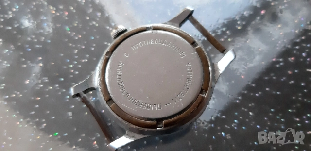 Рядък Руски механичен часовник Нева, снимка 3 - Антикварни и старинни предмети - 52674039