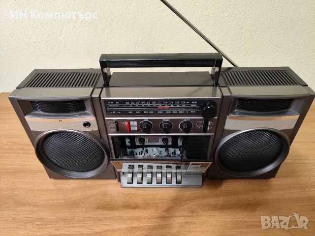 Продавам радиокасетофон Silver ST3200, снимка 2 - Радиокасетофони, транзистори - 54269473