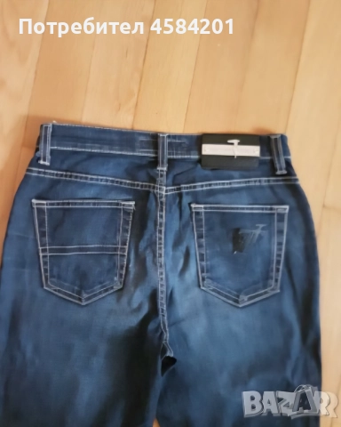 Оригинални дамски дънки Trussardi jeans, размер 28, снимка 4 - Дънки - 51616947