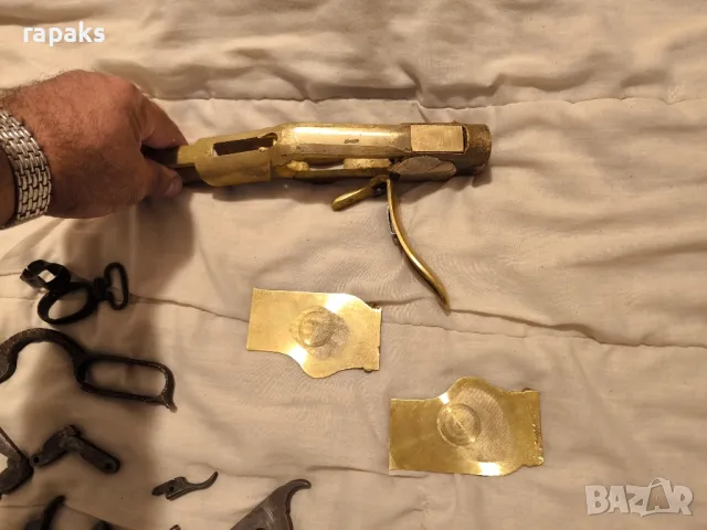 Лот части за карабина или пушка Уинчистър Winchester 1866

, снимка 2 - Антикварни и старинни предмети - 49848428