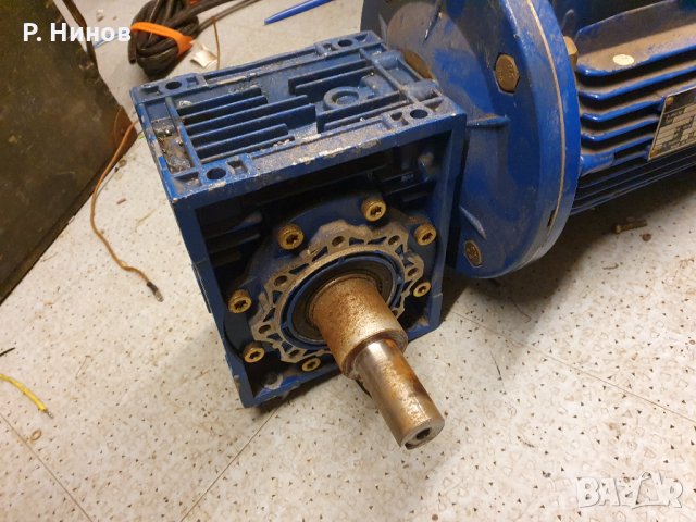Монофазен ел.двигател с редуктор 35 оборота   1.5 кW, снимка 6 - Електродвигатели - 31914364