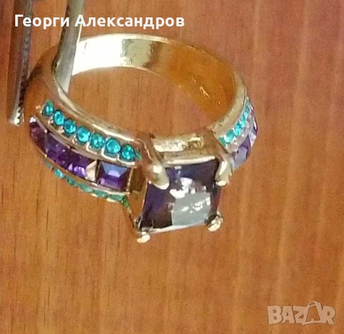 Прелестен СКЪПОЦЕНЕН ПОЗЛАТЕН ПРЪСТЕН с ЮВЕЛИРНО ФАСЕТИРАНИ КАМЪНИ АМЕТИСТ и НЕБЕСНО СИН ТОПАЗ, снимка 2 - Пръстени - 55920092