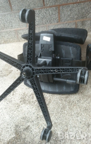 Офис стол Interstuhl със забележки по тапицерията, снимка 12 - Столове - 53020004