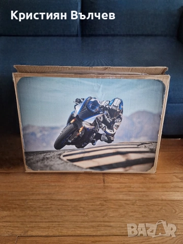 Ducati Yamaha Aprilia каска ръкавици боне масичка за писта, снимка 3 - Аксесоари и консумативи - 53143398