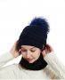 Дамски комплект плетен кръгъл шал и шапка тъмно синьо и черно
