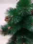 Коледно дърво с шишарки , снимка 2
