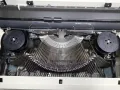 СТАРА РЕТРО ПОРТАТИВНА ПИШЕЩА МАШИНА OLYMPIA CARINA 2, снимка 3