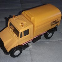 Mercedes Benz Unimog Street Cleaner Welly , снимка 2 - Колекции - 38467550