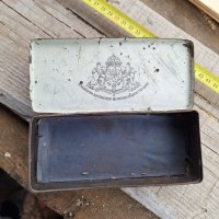 Царска метална кутия от цигари, тютюн , снимка 4 - Антикварни и старинни предмети - 44370636