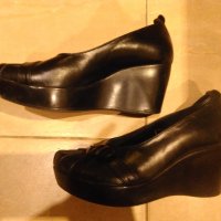Черни есенни обувки на платформа от естествена кожа с каишка - български!, снимка 2 - Дамски ежедневни обувки - 30183674